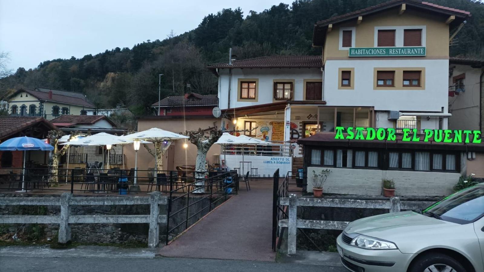 Habitaciones Restaurante Asador El Puente Galdames San Pedro de Galdames Exterior foto
