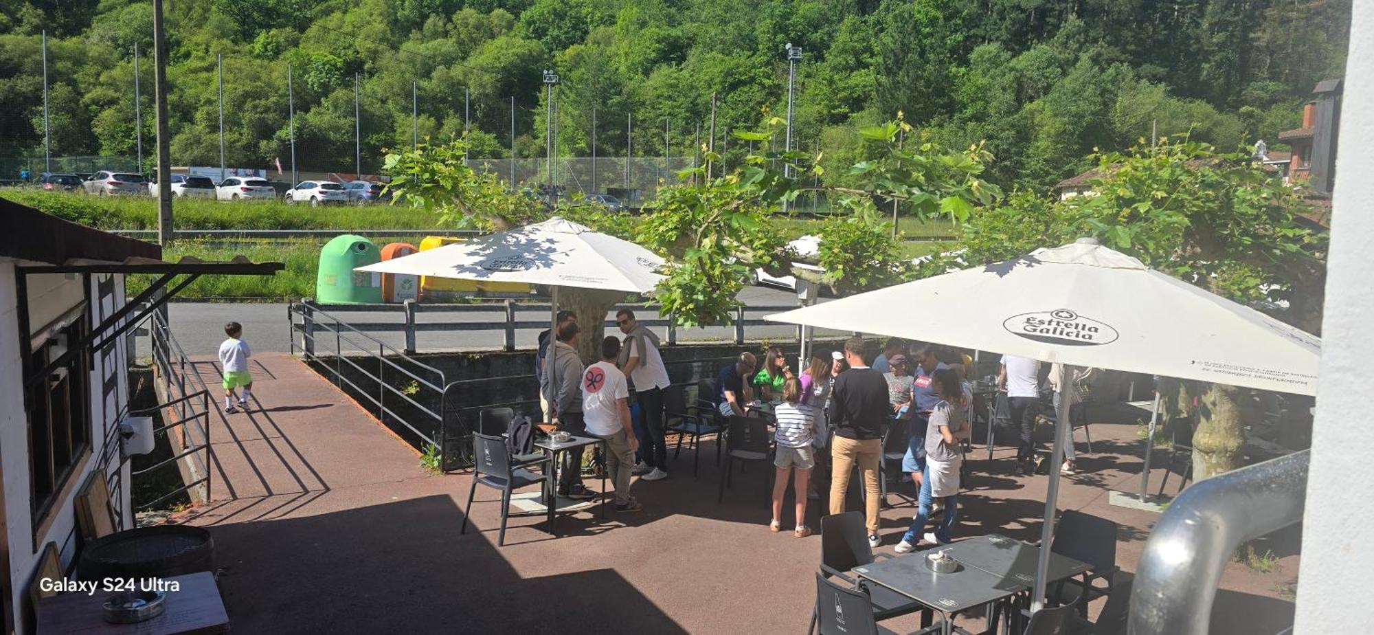 Habitaciones Restaurante Asador El Puente Galdames San Pedro de Galdames Exterior foto